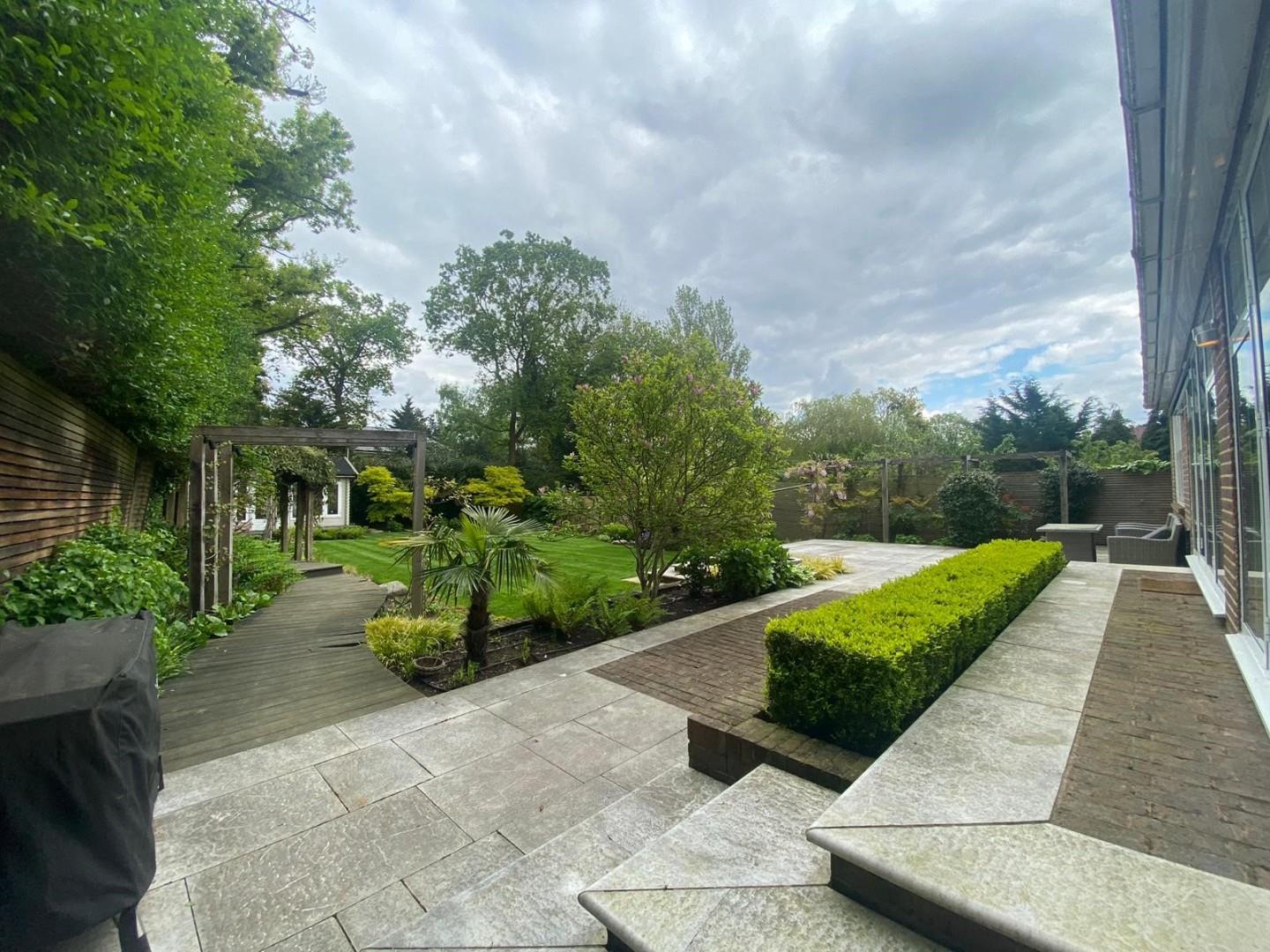 Harmsworth Way, Totteridge